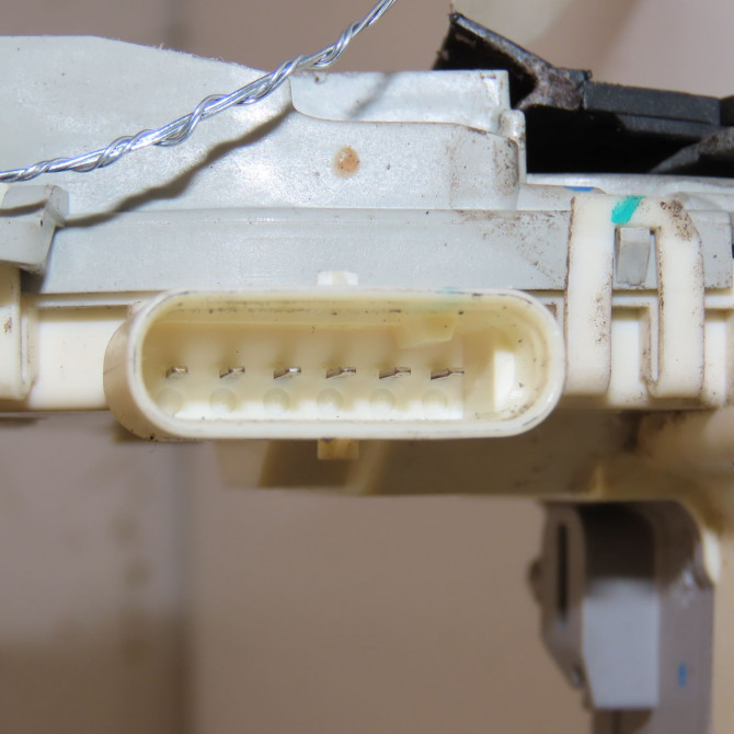 Serrure porte avd occasion AUDI A4 III Phase 1 01-2008->10-2011 2.0 TDI 120ch 8J1837015E 4