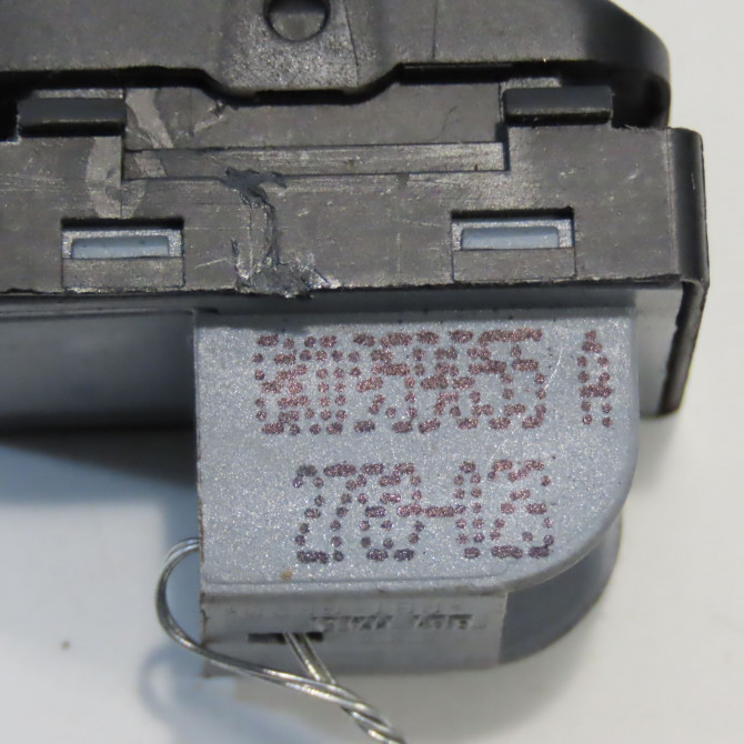 Commande lève-glace porte avant droite occasion AUDI A4 III Phase 1 01-2008->10-2011 2.0 TDI 120ch 8K0959855AV10 3