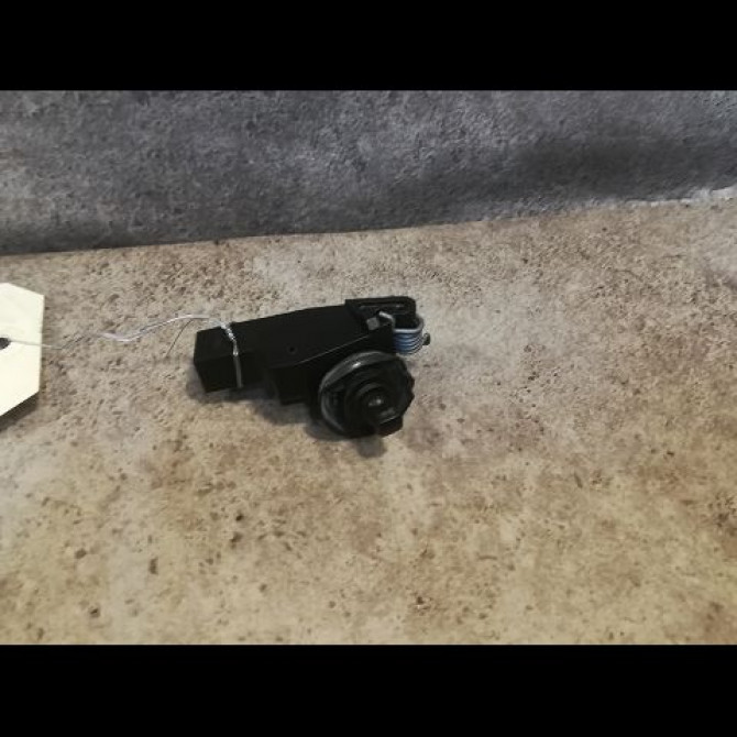 Actionneur portillon aile ard occasion NISSAN JUKE Phase 2 03-2014->... 1.2i 115ch 1