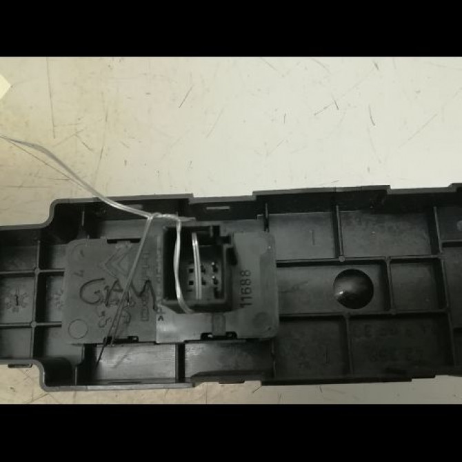 Commande lève-glace porte avant droite occasion CITROEN C5 II Phase 1 04-2008->... 1.6 HDi 110ch 6490Y8 3