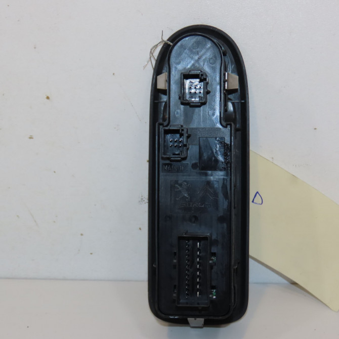 Commande lève-glace porte avant gauche occasion CITROEN C5 II Phase 1 04-2008->... 2.0 HDi 140ch 6490NR 2