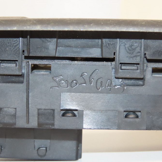 Commande lève-glace porte avant gauche occasion CITROEN C5 II Phase 1 04-2008->... 2.0 HDi 140ch 6490NR 3