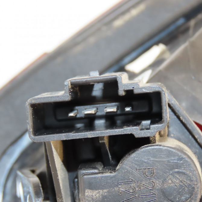 Feu arrière interieur gauche occasion CITROEN C5 II Phase 1 04-1995->04-1999 2.0 HDI 160ch 6350LW 3