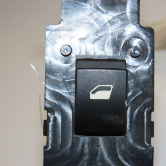 Commande lève-glace porte avant droite occasion CITROEN C5 II Phase 1 04-2008->... 2.0 HDI 180ch 6490Y8 3