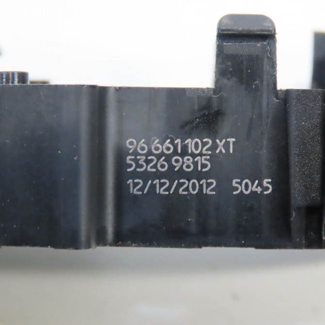 Commande lève-glace porte avant droite occasion CITROEN C5 II Phase 1 04-1995->04-1999 2.0 HDI 140ch 6490Y8 4