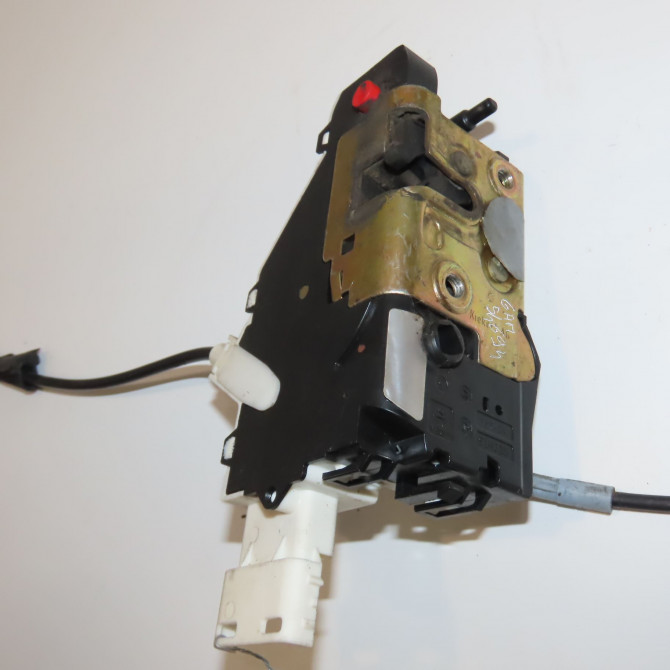 Serrure porte ard occasion CITROEN C4 I Phase 1 11-2004->07-2008 1.4i 16v 9138T5 1