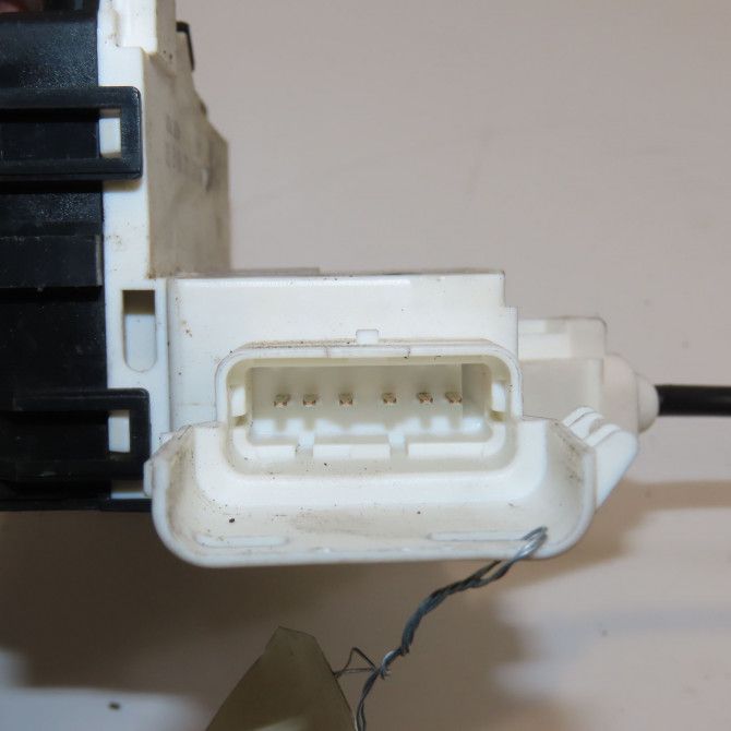 Serrure porte ard occasion CITROEN C4 I Phase 1 11-2004->07-2008 1.4i 16v 9138T5 5