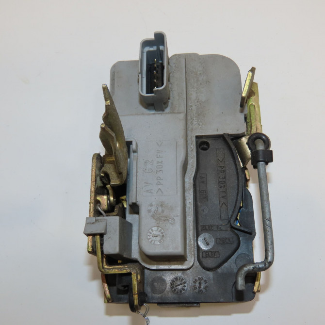 Serrure porte avg occasion CITROEN XSARA Phase 2 09-2000->12-2005 1.4i 9135H4 2