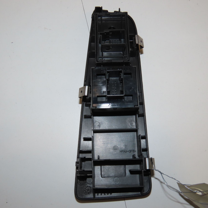 Commande lève-glace porte avant gauche occasion FIAT BRAVO II BRAVO II Phase 1 2007-03-01->2011-12-31 1.6 DT MULTIJET 16v 105ch 735441808 2