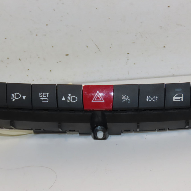 Bouton de warning occasion FIAT 500 L II Phase 1 07-2012->... 735600093 1