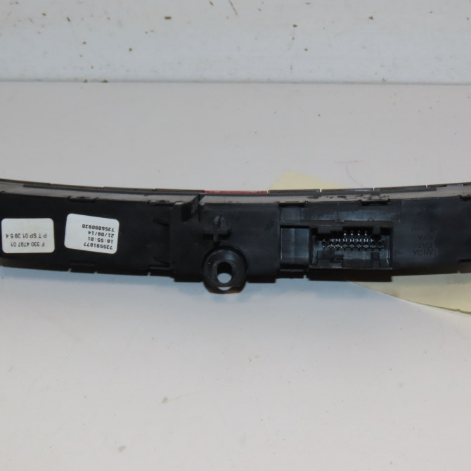 Bouton de warning occasion FIAT 500 L II Phase 1 07-2012->... 735600093 2