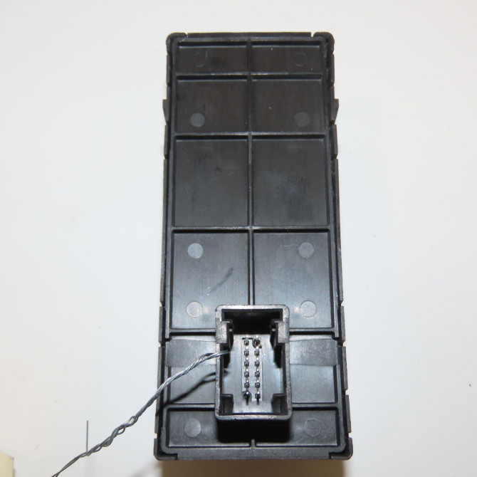 Commande lève-glace porte avant gauche occasion FIAT 500 L II Phase 1 07-2012->... 735632384 2