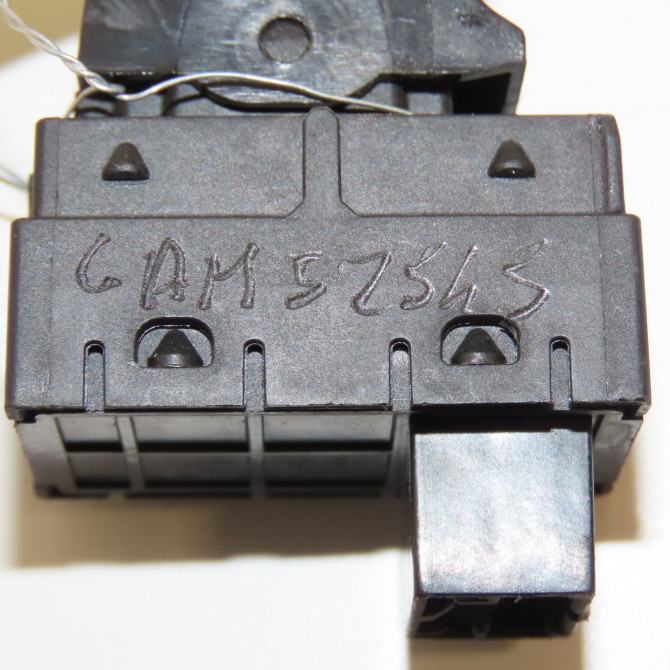 Commande leve-glace porte arrière gauche occasion FIAT 500 L II Phase 1 07-2012->... 735555157 3