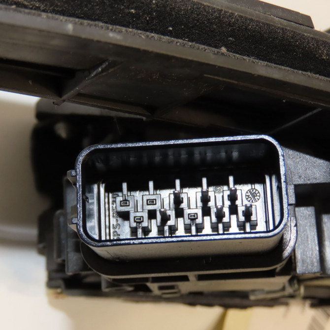 Serrure porte ard occasion FORD CMAX I Phase 1 09-2003->03-2007 2.0 TDCI 135ch 1633162 4