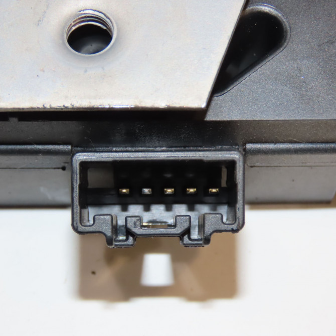 Serrure coffre arrière occasion FORD FOCUS II 1437754 3