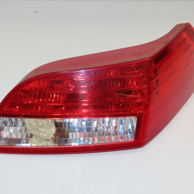 Feu arrière droit occasion FORD FOCUS II 1406679 1