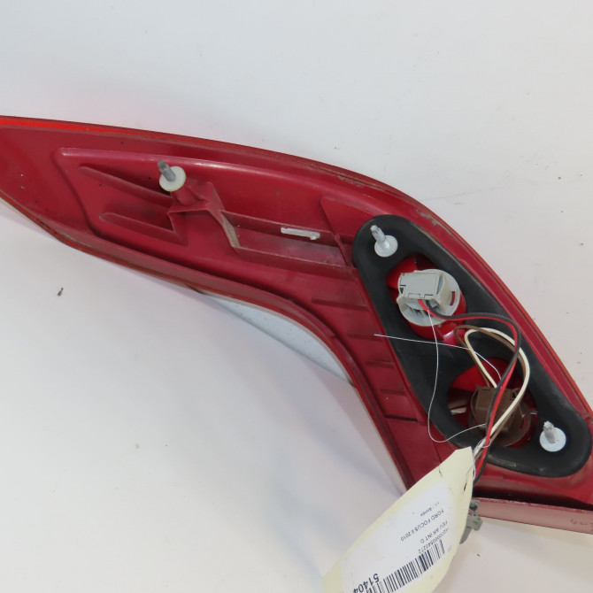 Feu arrière intérieur droit occasion FORD FOCUS II 1704953 2