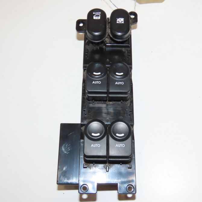 Commande lève-glace porte avant gauche occasion HYUNDAI I 30 I Phase 1 04-1995->04-1999 1.6 CRDI 115ch 935702L010 1