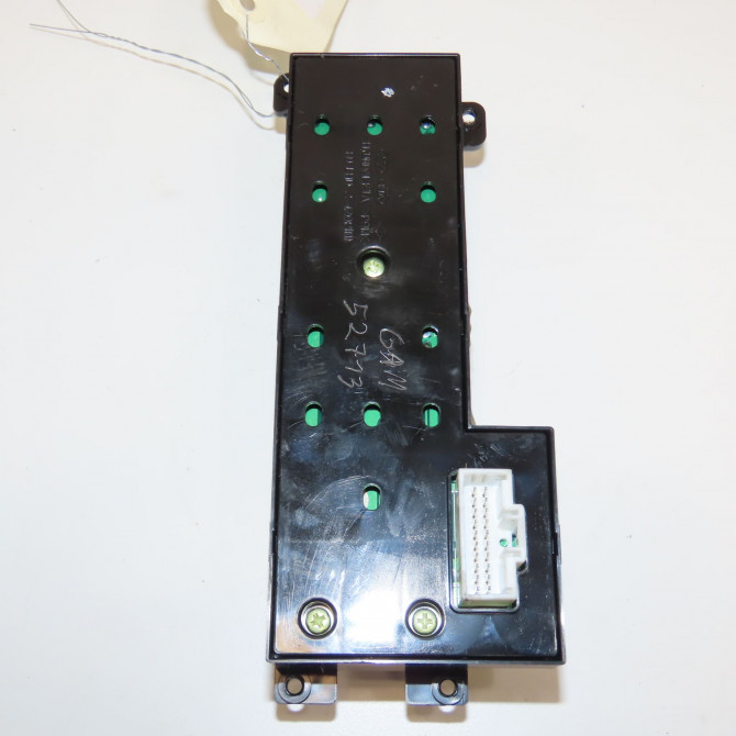 Commande lève-glace porte avant gauche occasion HYUNDAI I 30 I Phase 1 04-1995->04-1999 1.6 CRDI 115ch 935702L010 2