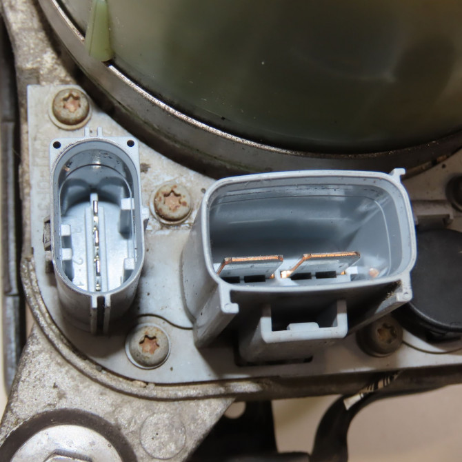 Moteur electrique de direction assistée occasion FORD CMAX I Phase 2 03-2007->09-2010 1.6 TDCI 90ch 1736876 3