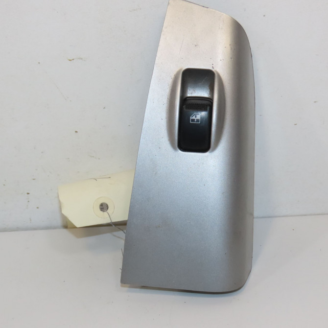 Commande leve-glace porte arrière droite occasion KIA SPORTAGE II Phase 1 09-2004->11-2007 2.0 CRDI 140ch 935801F510SS 1