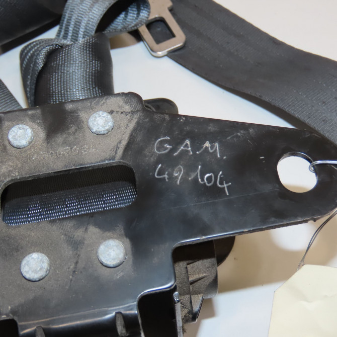 Ceinture centrale arriere occasion KIA SPORTAGE II Phase 1 09-2004->11-2007 2.0 CRDI 140ch 898201F000EZ 2