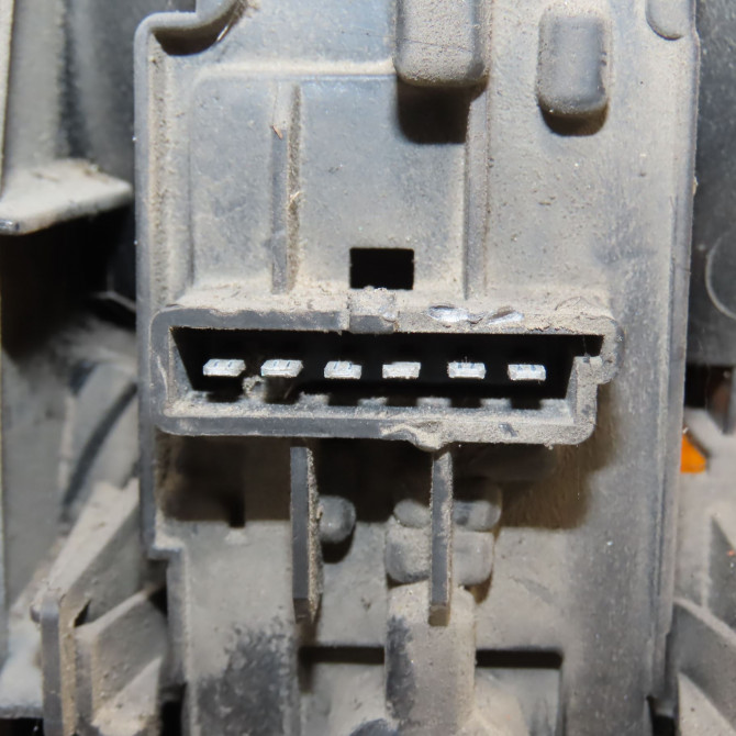 Feu arrière droit occasion MERCEDES VITO I Phase 1 04-1996->10-2003 108 CDI 6388201764 3