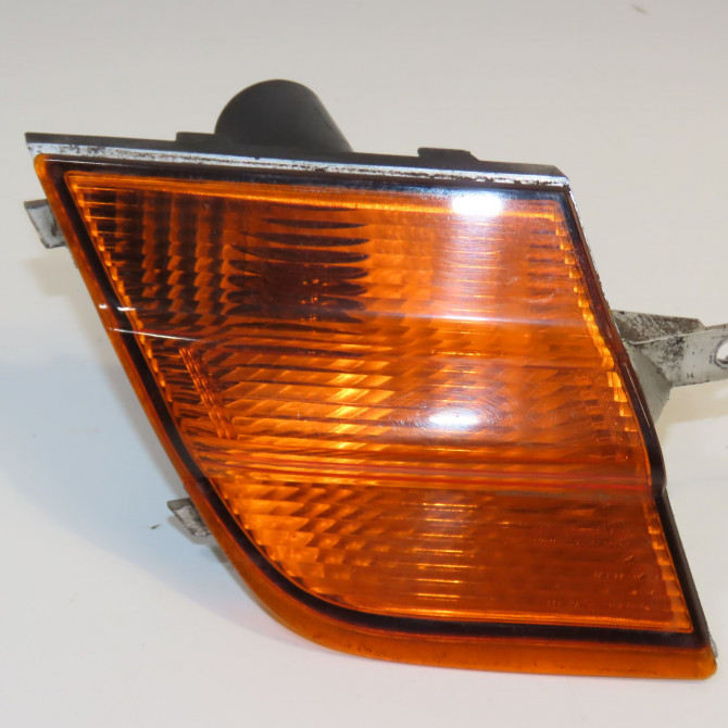 Clignotant droit occasion NISSAN MICRA III Phase 1 01-2003->07-2005 1.2i 80ch 26130AX600 1