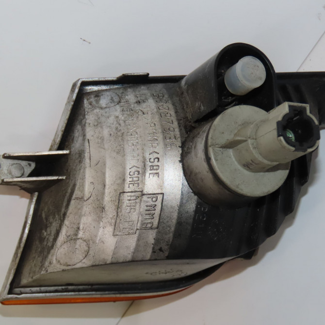 Clignotant droit occasion NISSAN MICRA III Phase 1 01-2003->07-2005 1.2i 80ch 26130AX600 2