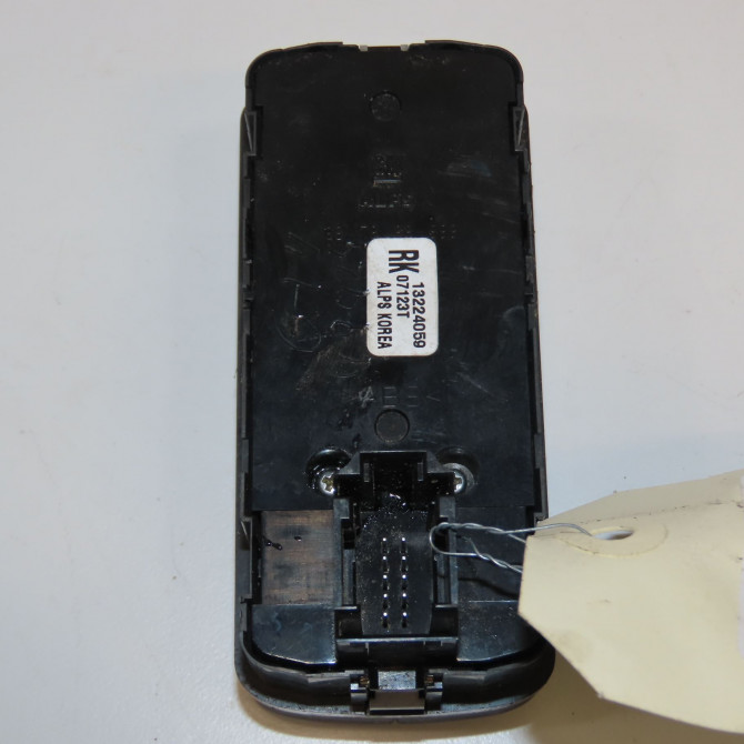 Commande lève-glace porte avant gauche occasion OPEL VECTRA III Phase 2 10-2005->06-2007 1.9 CDTI 120ch 13227050 2