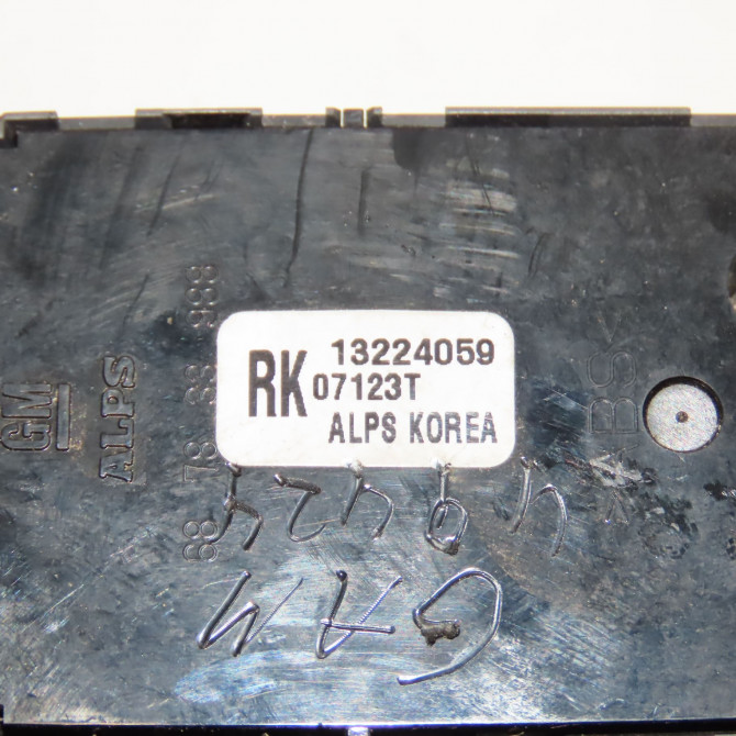 Commande lève-glace porte avant gauche occasion OPEL VECTRA III Phase 2 10-2005->06-2007 1.9 CDTI 120ch 13227050 4