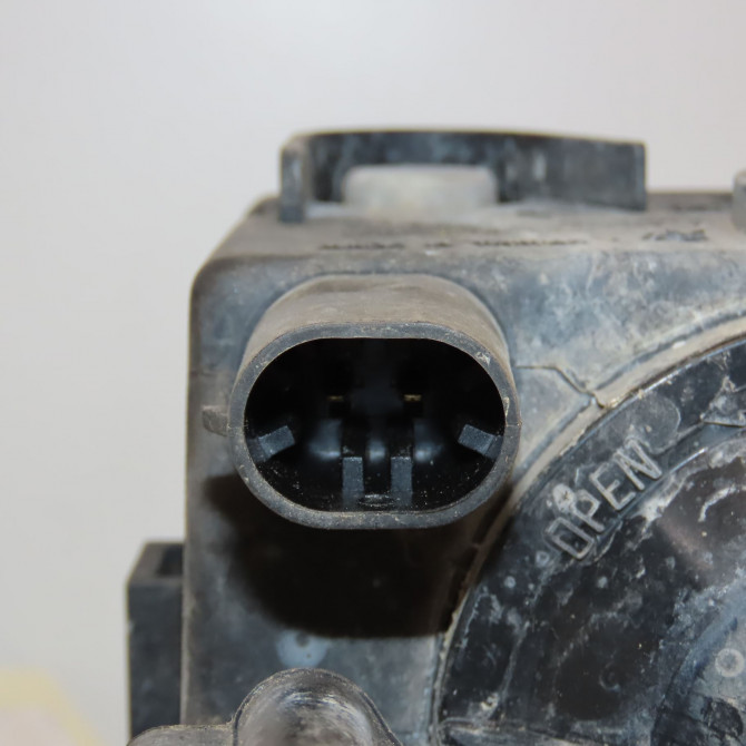 Phare antibrouillard avant gauche occasion OPEL VECTRA III Phase 2 10-2005->06-2007 1.9 CDTI 120ch 13258378 3