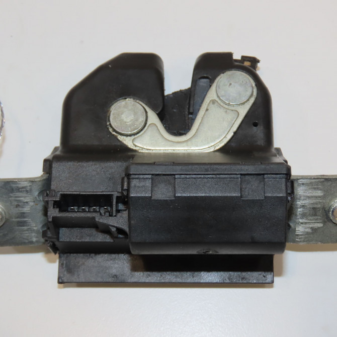 Serrure hayon occasion OPEL CORSA IV Phase 1 09-2006->12-2010 1.3 CDTI 90ch 55701971 2