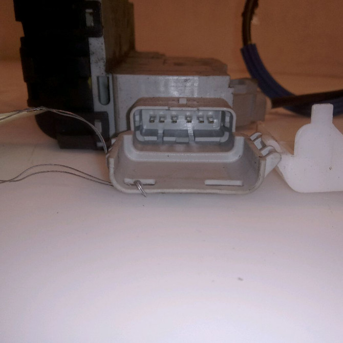 Serrure porte ard occasion PEUGEOT 407 9138V1 3