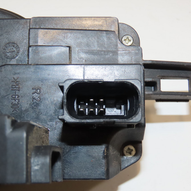 Serrure porte avd occasion OPEL VECTRA III Phase 2 10-2005->06-2007 1.9 CDTI 120ch 13210765 3