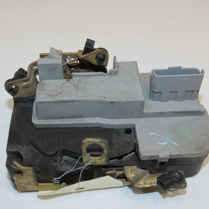 Serrure porte avg occasion PEUGEOT 206 206 phase 1 SW 2002-06-01->2006-12-31 1.6 HDI 110ch 9135R9 3