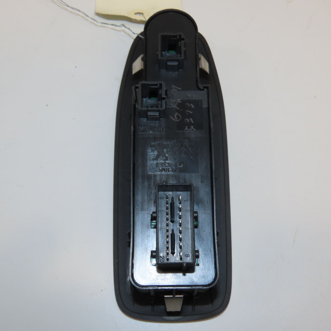 Commande lève-glace porte avant gauche occasion PEUGEOT 2008 Phase 1 01-2013->... 1.6 BlueHDI 100ch 96749624ZD 2