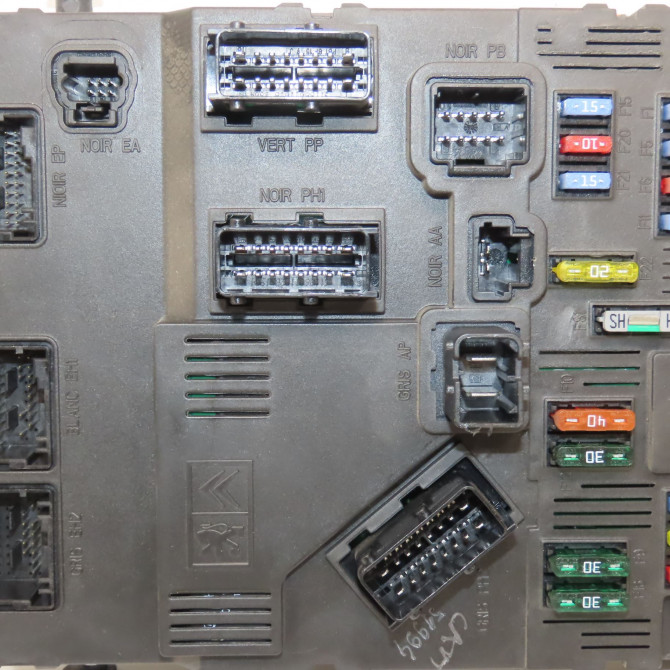 Platine fusible habitacle occasion PEUGEOT 206 Phase 1 09-1998->03-2009 1.6i 16v 1650882680 2
