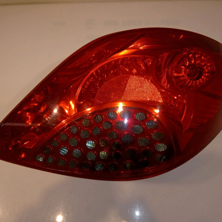 Feu arrière droit occasion PEUGEOT 207 CC Phase 1 03-2007->... 1.6 HDI 112ch 6351CE