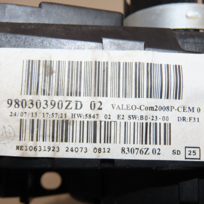 Bloc commodos occasion PEUGEOT 208 208 Phase 1 2012-03-01->2015-09-30 1.2 VTI 82ch 98081767ZD 5