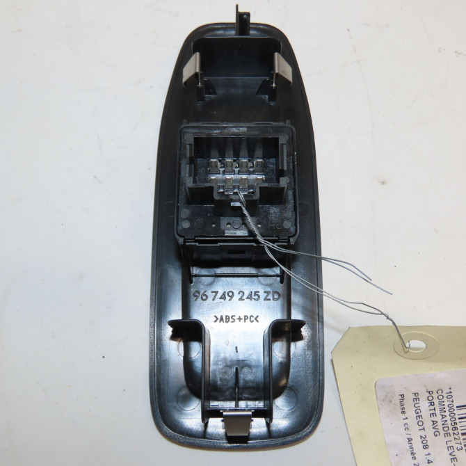 Commande lève-glace porte avant gauche occasion PEUGEOT 208 208 Phase 1 2012-03-01->2015-09-30 1.4 HDI 68ch 96749245ZD 2