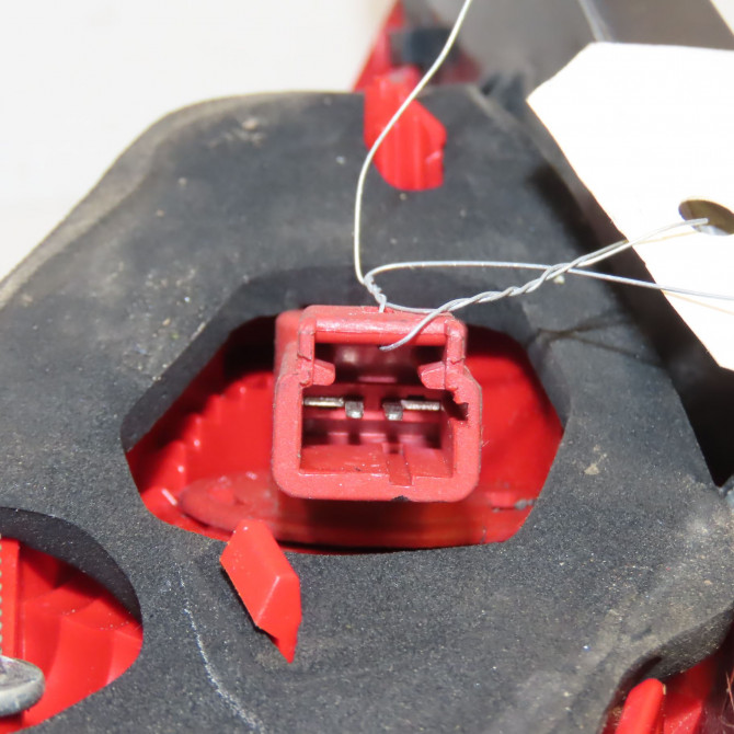 Feu arrière interieur gauche occasion PEUGEOT 3008 I Phase 1 04-2009->12-2013 2.0 HDI 150ch 6350HE 3