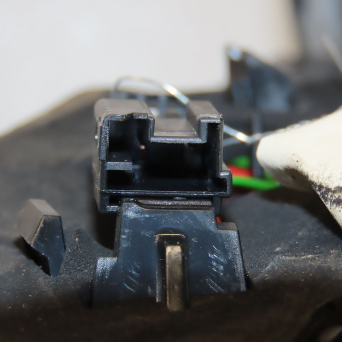 Feu arrière interieur gauche occasion PEUGEOT 3008 I Phase 2 11-2013->... 1.6 HDI 115ch 9805511380 3