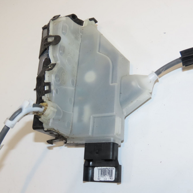 Serrure porte avg occasion  9844412280 2