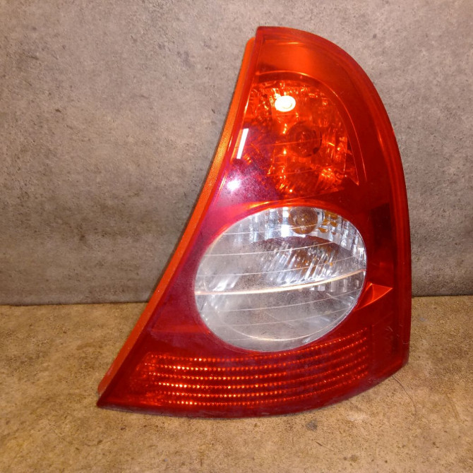 Feu arrière droit occasion RENAULT CLIO CAMPUS II Phase 1 07-2006->07-2009 1.5 DCI 65ch 7700410518 1