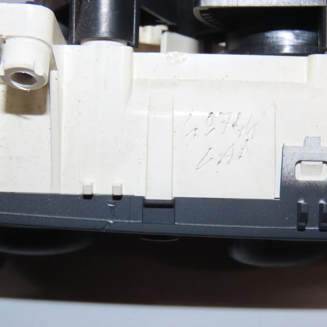 Commande de chauffage occasion RENAULT CLIO II Phase 2 06-2001->07-2006 1.2i 75ch 7701051263 3