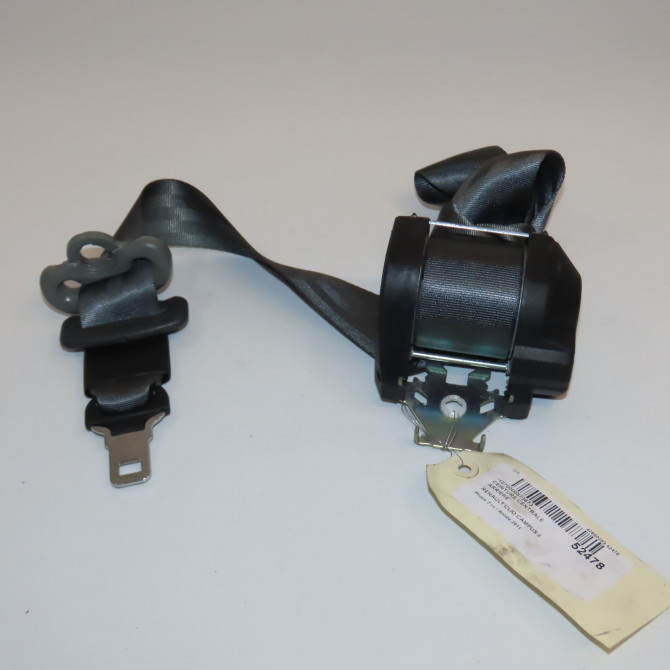 Ceinture centrale arriere occasion RENAULT CLIO CAMPUS II Phase 2 07-2009->12-2012 1.5 DCI 85ch 8200620390 2