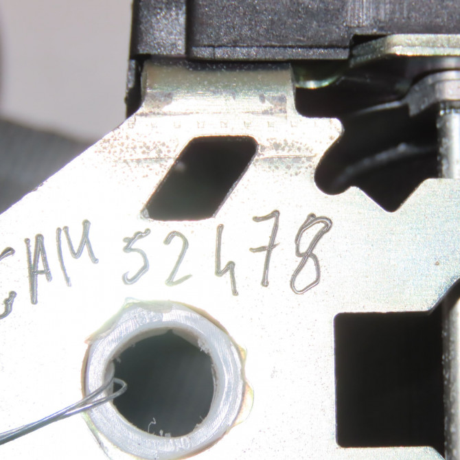 Ceinture centrale arriere occasion RENAULT CLIO CAMPUS II Phase 2 07-2009->12-2012 1.5 DCI 85ch 8200620390 3