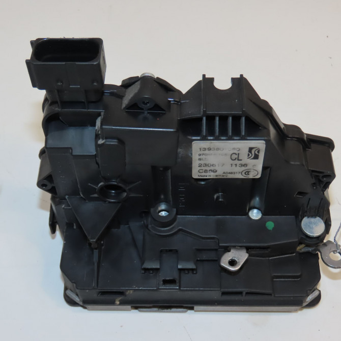 Serrure porte coulissante d occasion PEUGEOT BOXER III Phase 1 04-1995->04-1999 2.2 HDI 130ch 1633563680 2