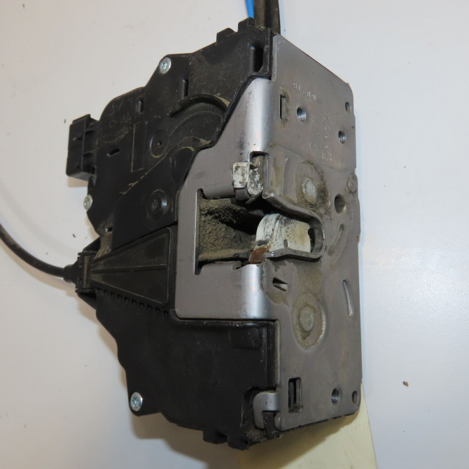 Serrure porte coulissante d occasion PEUGEOT BOXER III Phase 1 04-1995->04-1999 2.2 HDI 130ch 1633563680 2